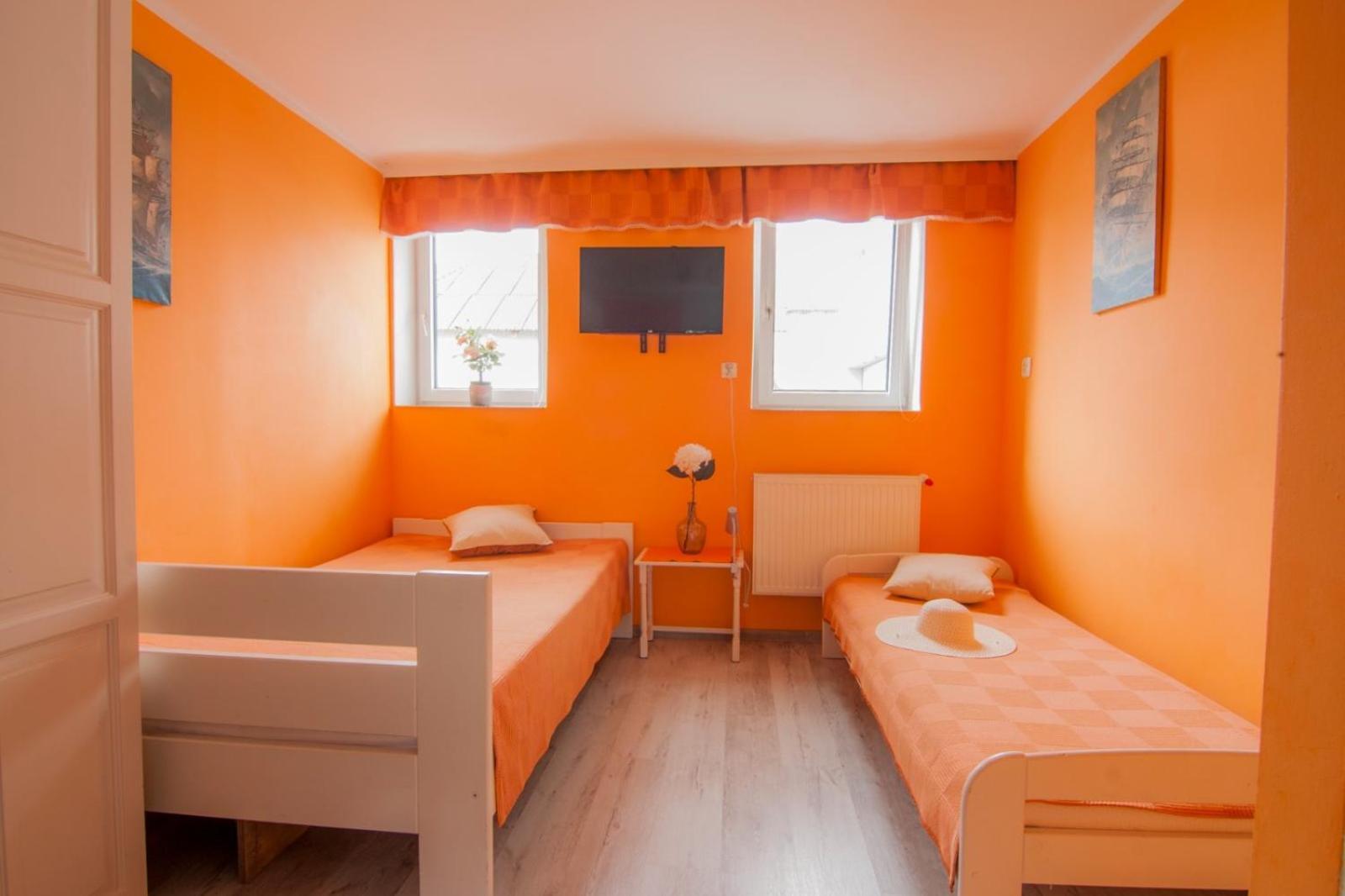 Wynajem Apartamentow I Pokoi. Ustronie Morskie Eksteriør billede