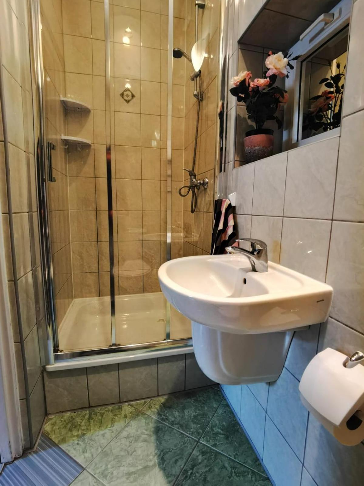 Wynajem Apartamentow I Pokoi. Ustronie Morskie Eksteriør billede