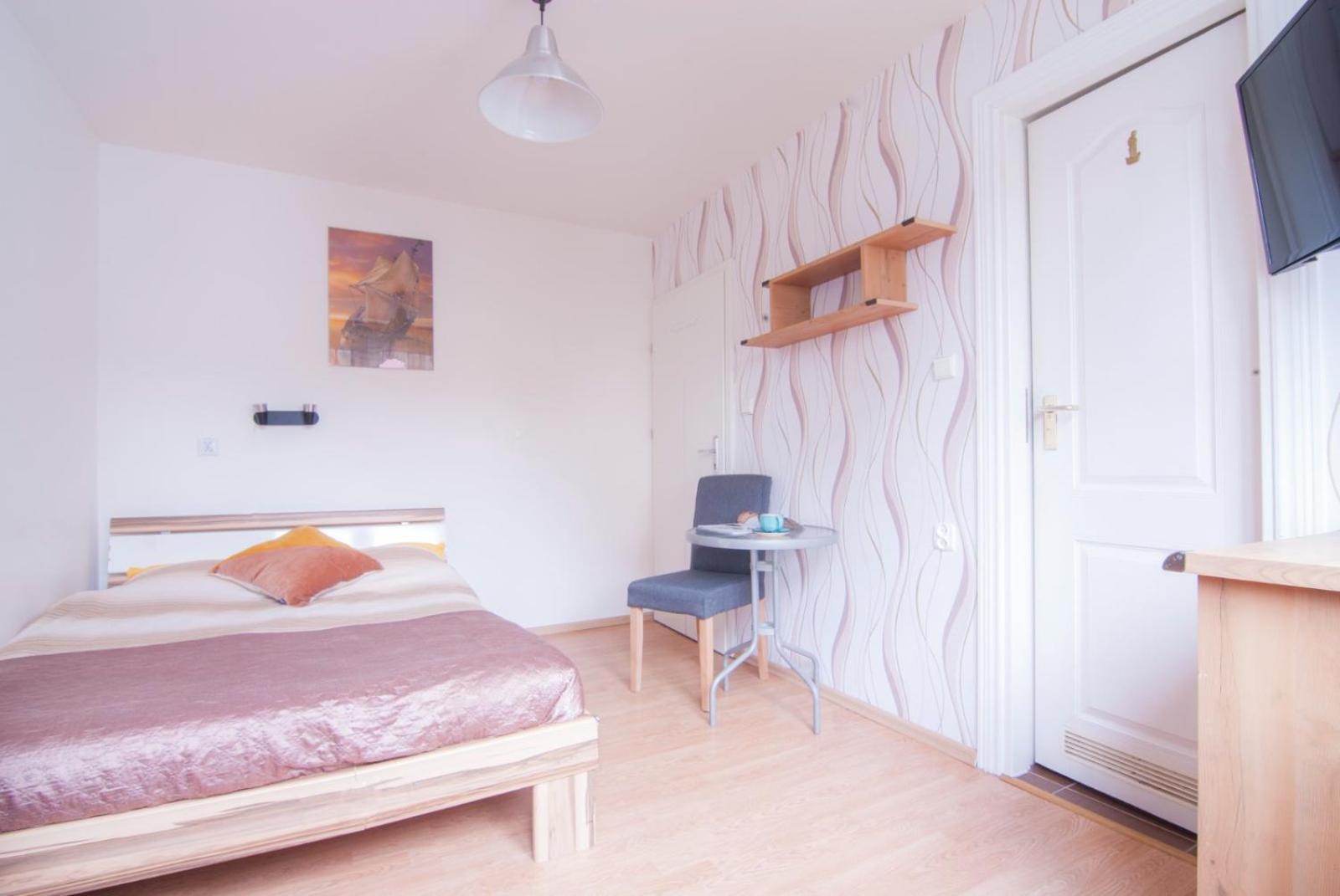 Wynajem Apartamentow I Pokoi. Ustronie Morskie Eksteriør billede
